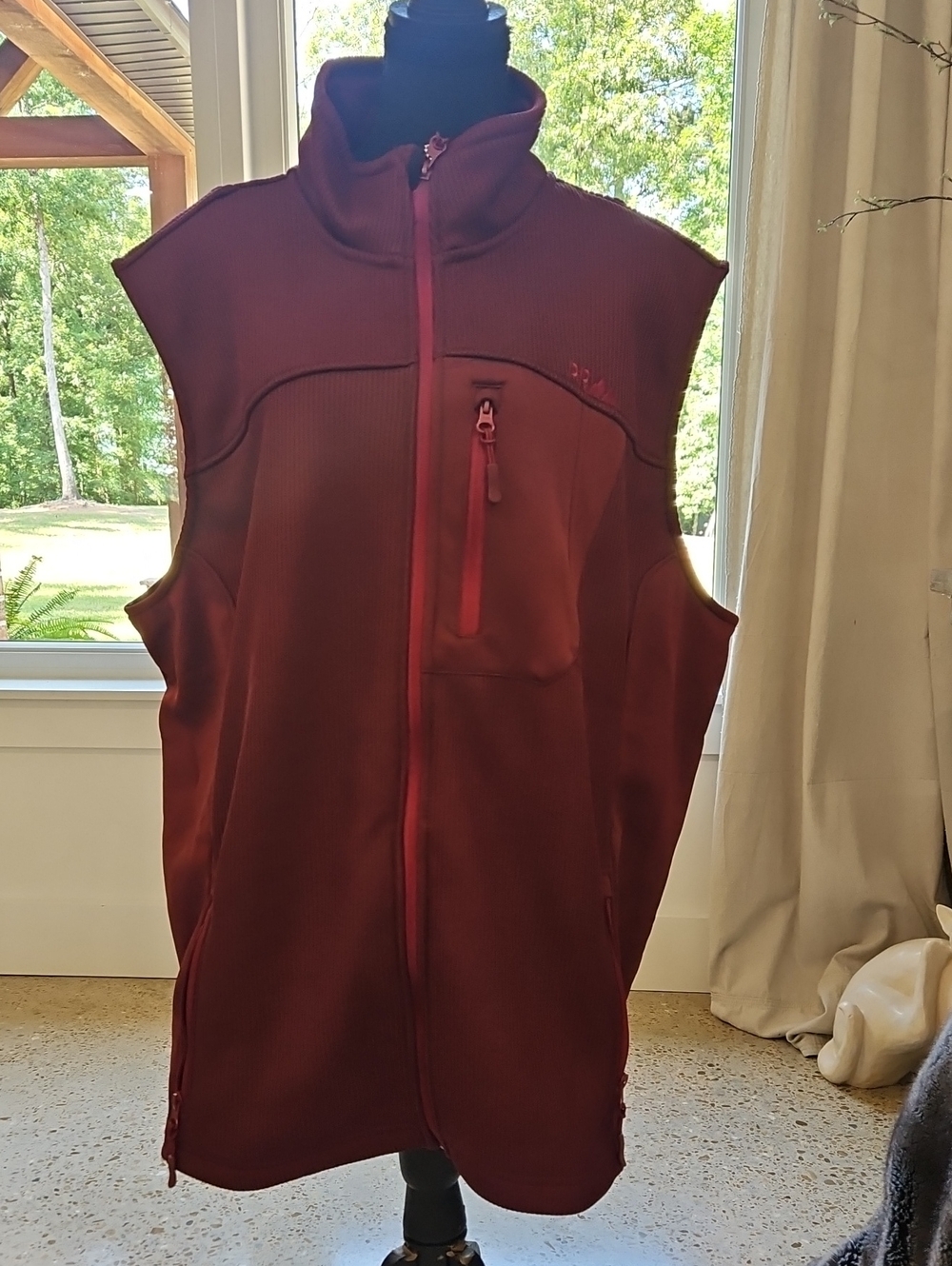 Powder Rivers Outfitters Men's Sleeveless Zip Front Burgundy Vest. Size XXL